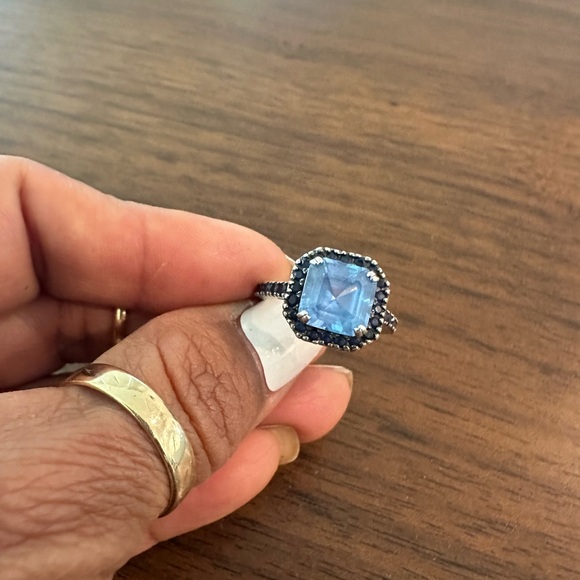 Cubit circonia beautiful blue ring size 7 - Picture 3 of 9